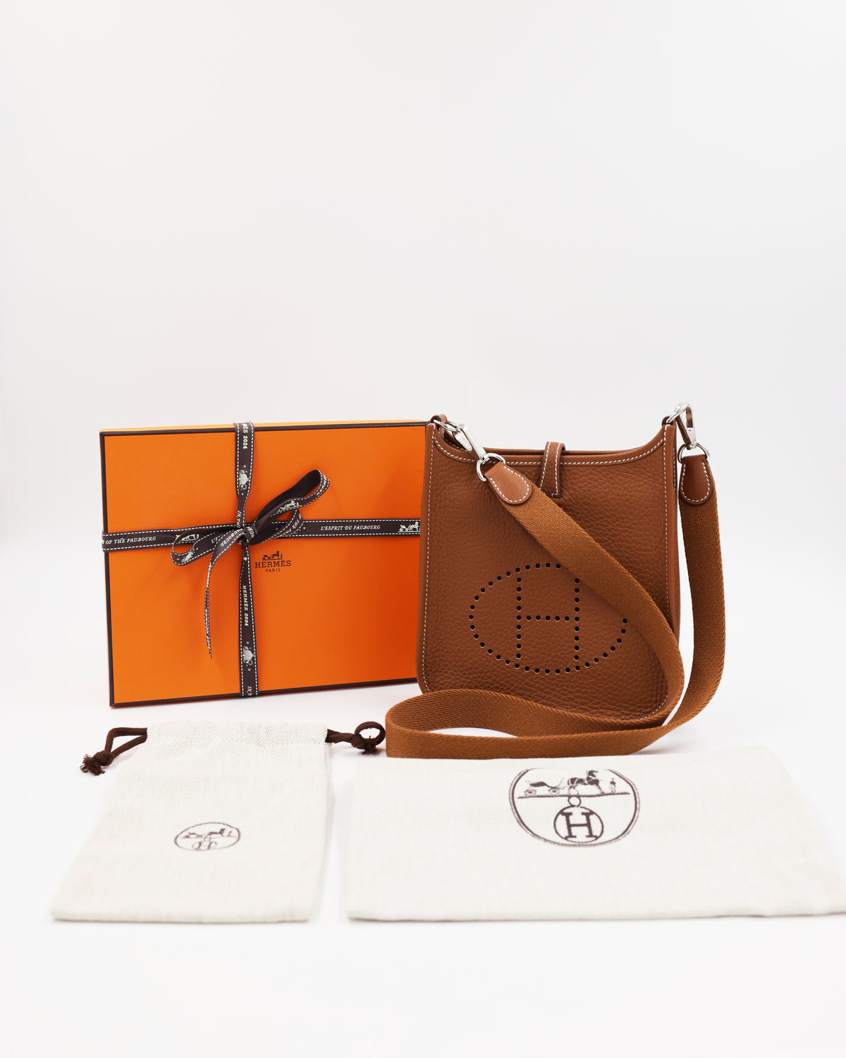 HERMÈS Evelyne 16 Clemence gold PHW, braune Umhängetasche mit Staubbeuteln
