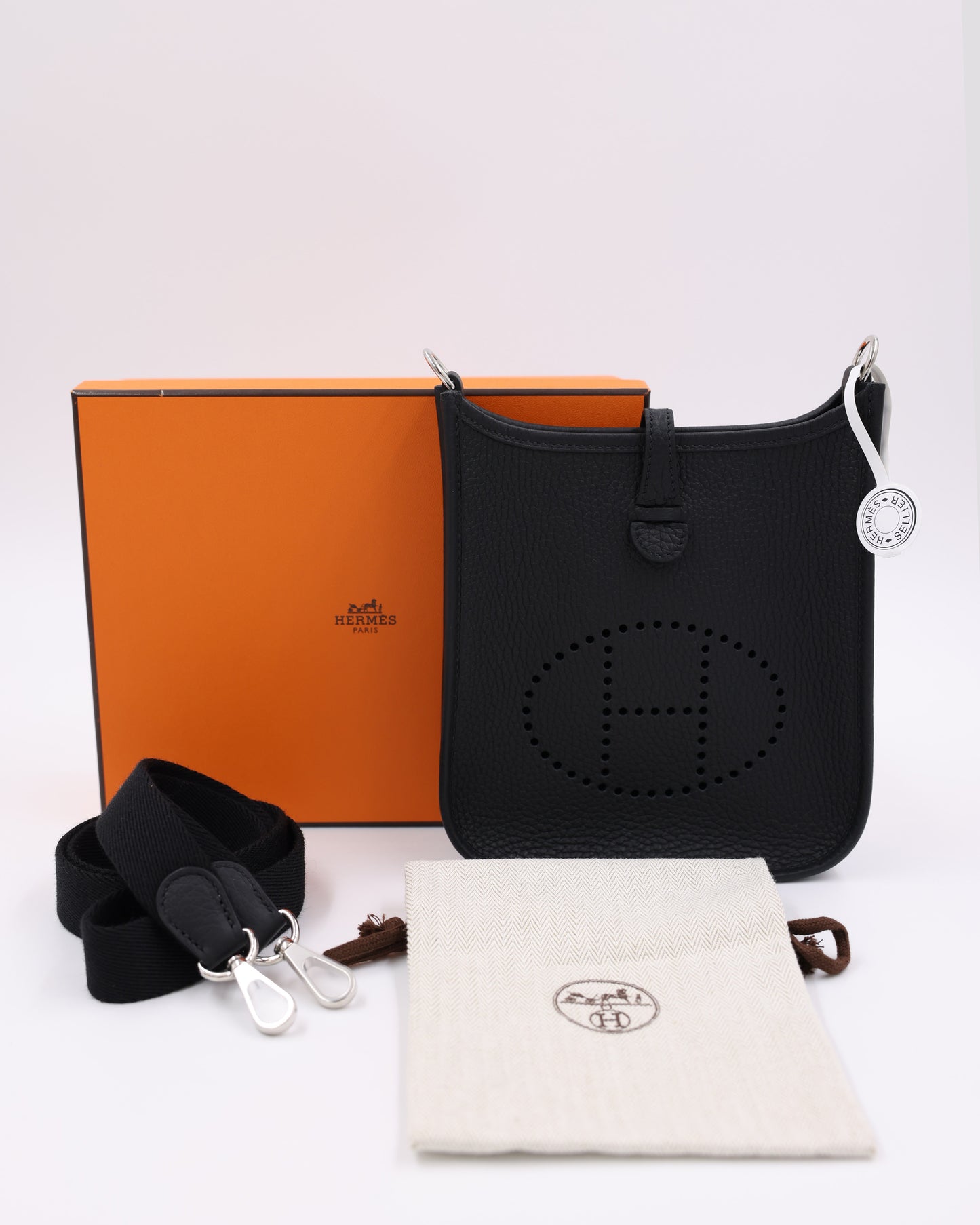 HERMÈS Evelyne 16 Noir PHW