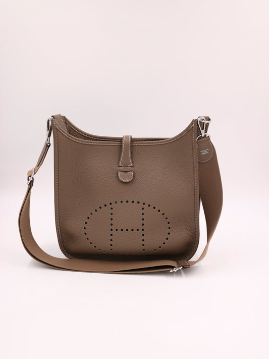 HERMÈS Evelyne 29 Clemence Etoupe PHW, braune Designerhandtasche mit Schulterriemen