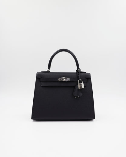 HERMÈS Kelly 25 Sellier Epsom schwarz PHW, schwarze Designerhandtasche mit Schloss