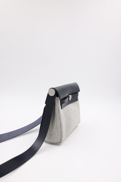 HERMÈS Herbag 20 navy SHW