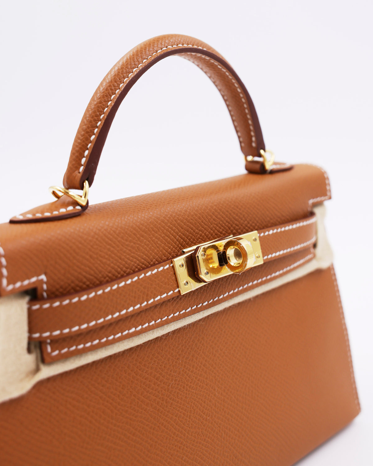 HERMÈS Mini Kelly Sellier Epsom Gold GHW braune Handtasche mit goldfarbenem Verschluss