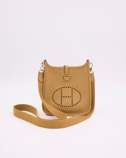 HERMÈS Evelyne 16 Biscuit PHW beigefarbene Designerhandtasche mit Schulterriemen