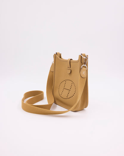 HERMÈS Evelyne 16 Biscuit PHW in Biscuit mit perforiertem H-Motiv und Schulterriemen