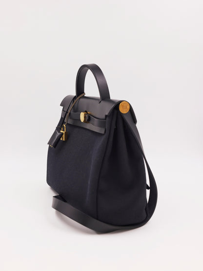 HERMÈS Herbag 31 Zip schwarz GHW, schwarze Designerhandtasche aus zweiter Hand mit Schulterriemen