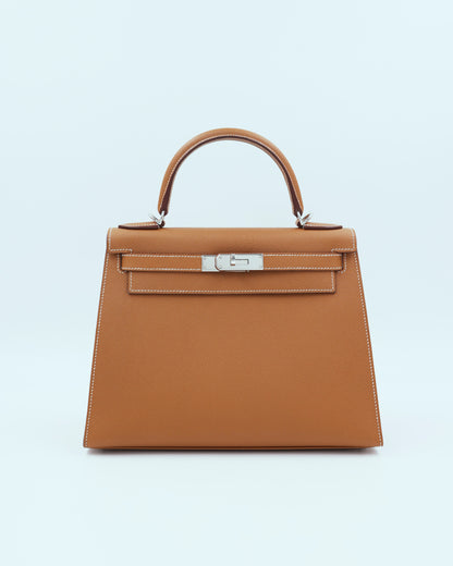 HERMÈS Kelly 28 Epsom Sellier Gold PHW inklusive Twilly, braune Designerhandtasche