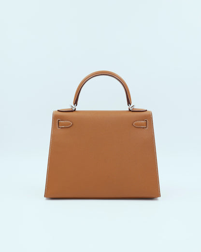 HERMÈS Kelly 28 Epsom Sellier Gold PHW inklusive Twilly braune Designerhandtasche