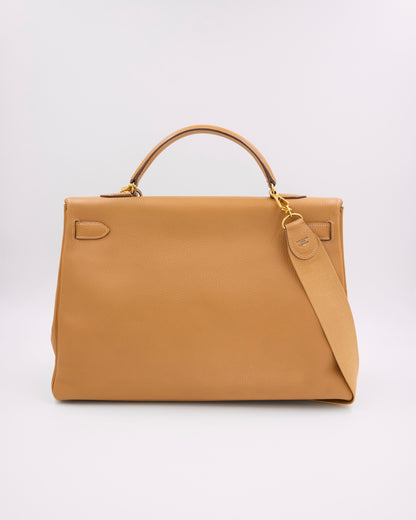 HERMÈS Kelly 40 beige GWH beige Designerhandtasche aus zweiter Hand mit goldfarbenem Beschlag