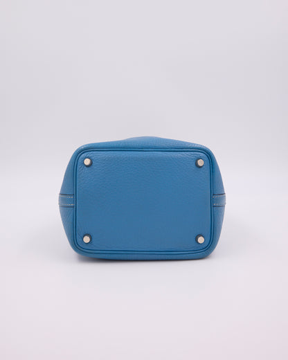 HERMÈS Picotin 18 Clemence Blue Jean PHW blaue Designerhandtasche aus Leder von unten