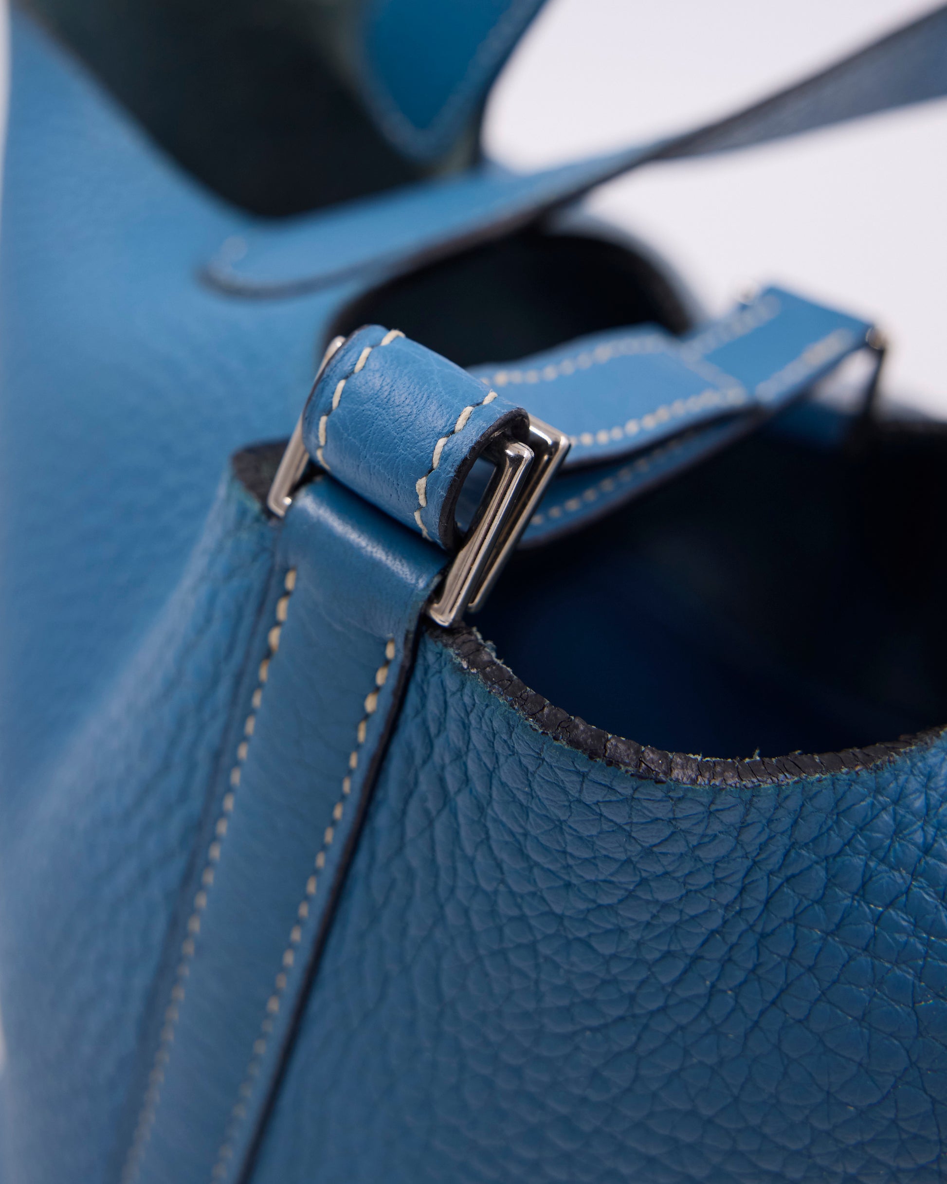 HERMÈS Picotin 18 Clemence Blue Jean PHW, blaue Designerhandtasche aus Leder mit silberfarbenen Beschlägen