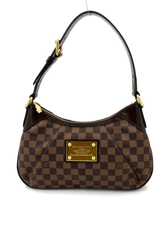 LOUIS VUITTON Thames Damier Ebene Handtasche aus robustem Canvas mit verstellbarem Schulterriemen und goldfarbenen Metallbeschlägen.
