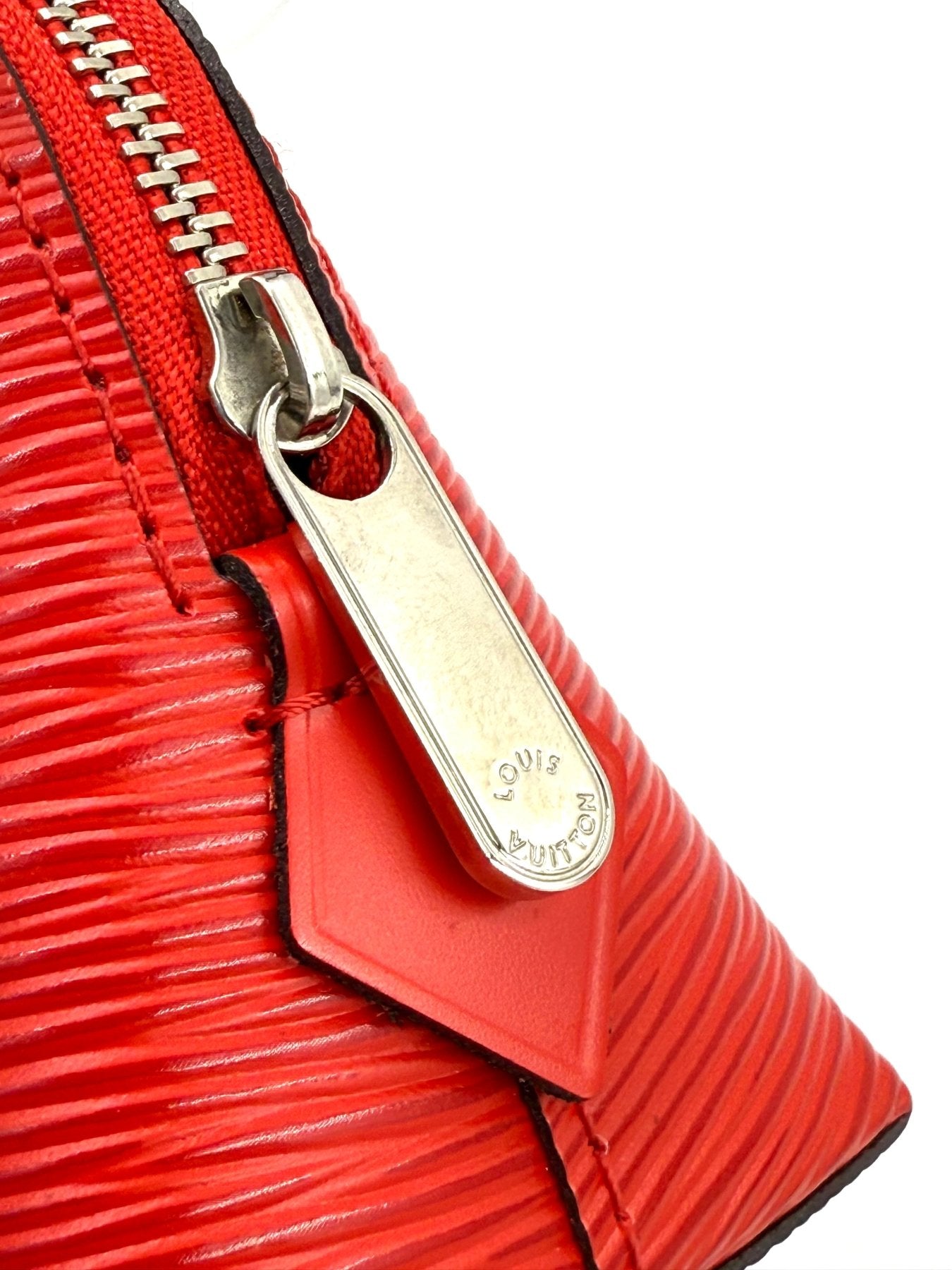 LOUIS VUITTON Pochette Cosmetique Epi rouge - Clutch & Macarons - Chip - Clutch & Macarons - 