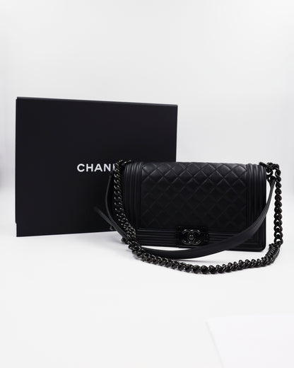 CHANEL Boy Medium Schwarz So Black