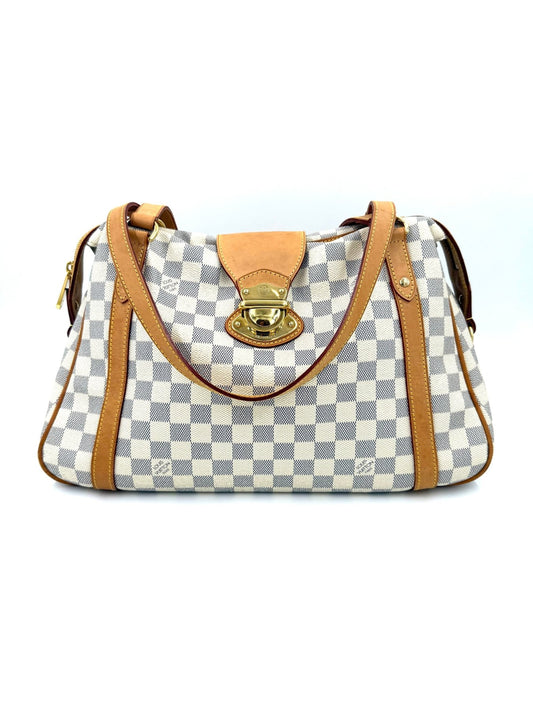 LOUIS VUITTON Stresa PM Damier Azur Tasche aus Canvas mit Lederbesatz und goldfarbenem Verschluss in hellen Tönen.