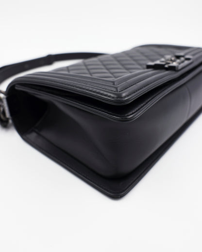 CHANEL Boy Medium Schwarz So Black