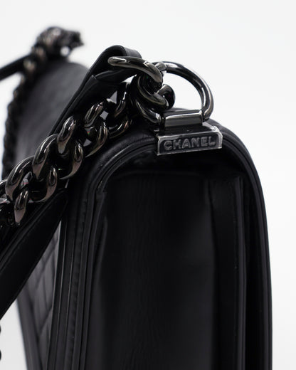 CHANEL Boy Medium Schwarz So Black