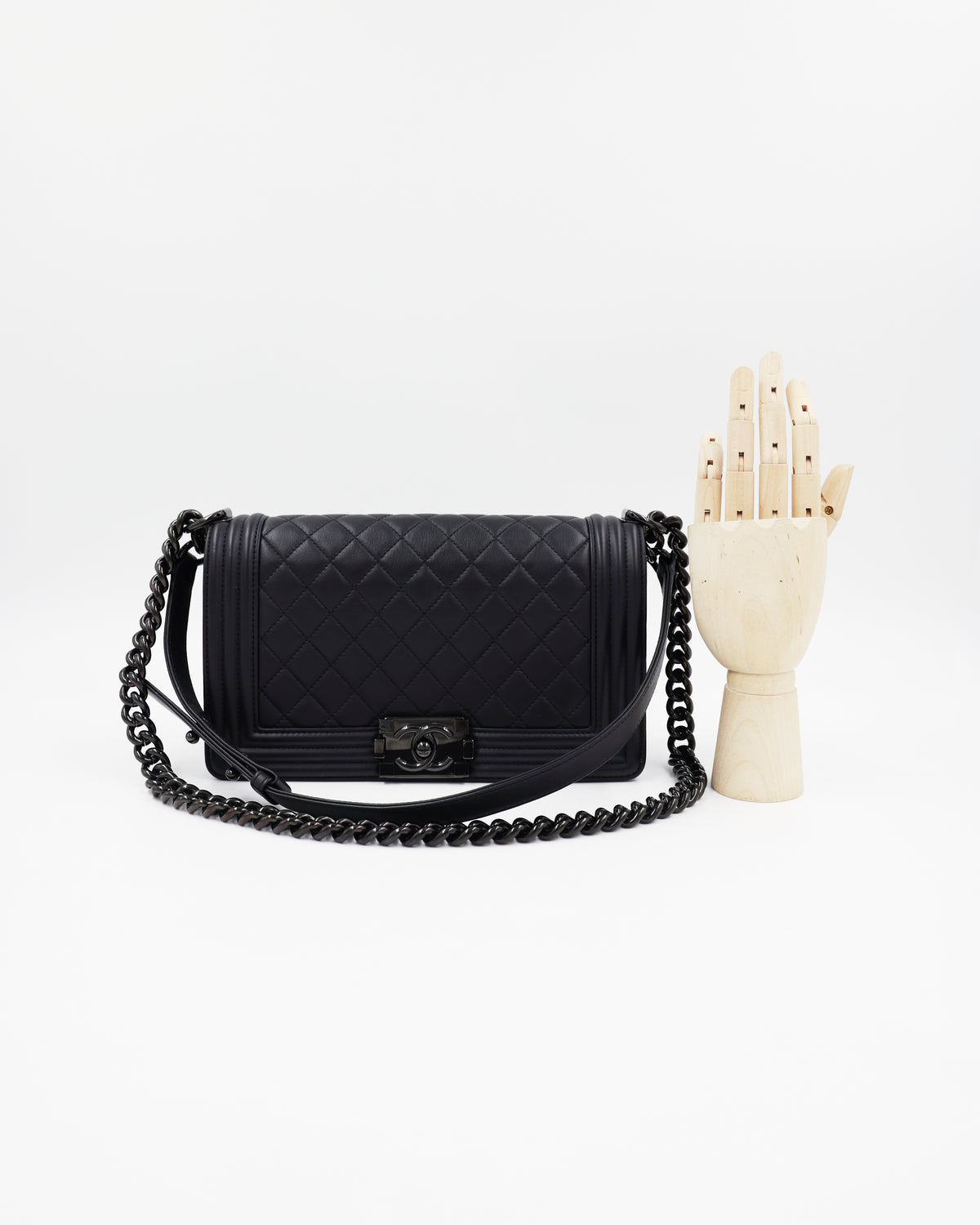 CHANEL Boy Medium Schwarz So Black