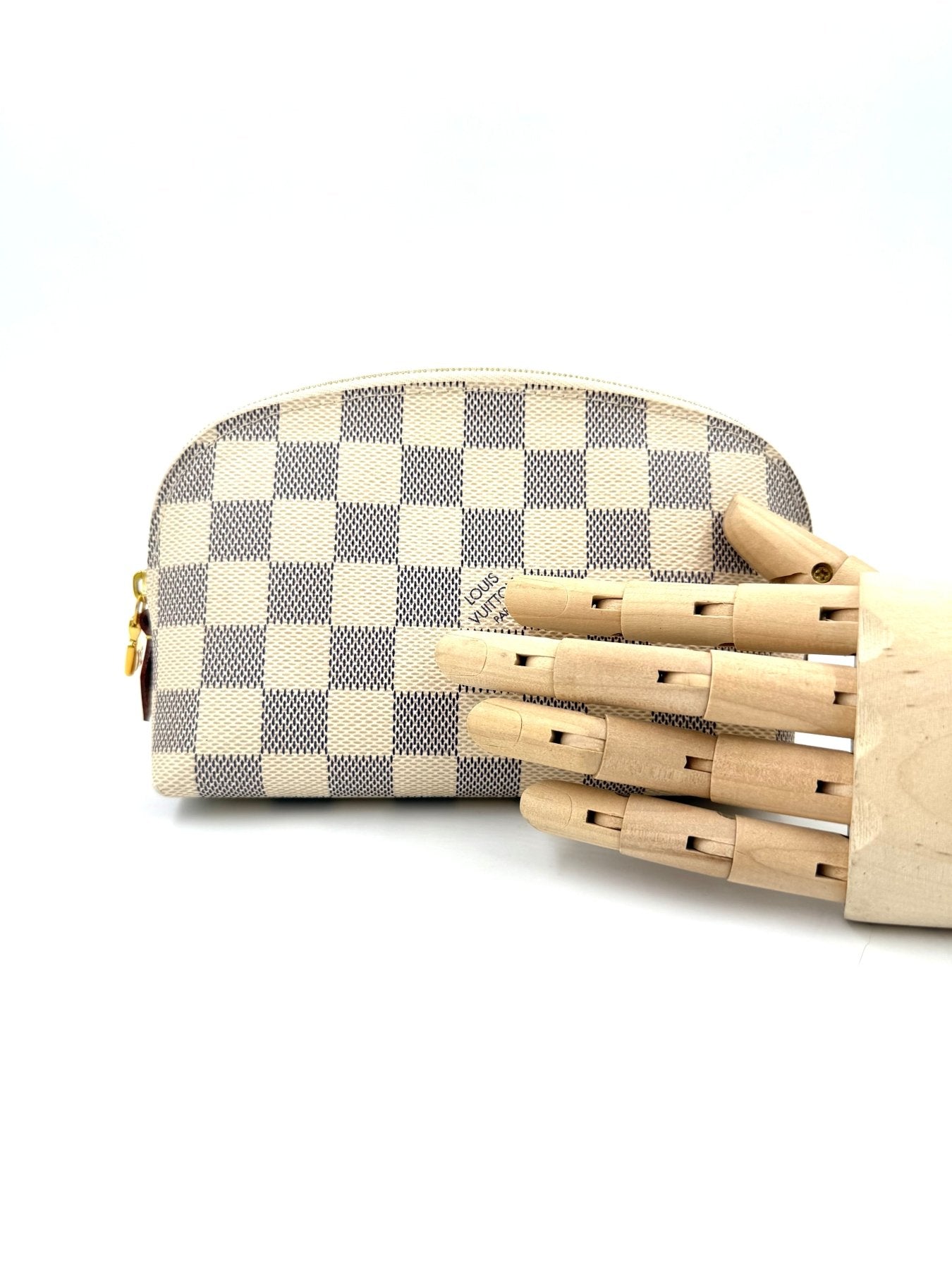 LOUIS VUITTON Pochette Cosmetique Damier Azur - Clutch & Macarons - Chip - Clutch & Macarons - 