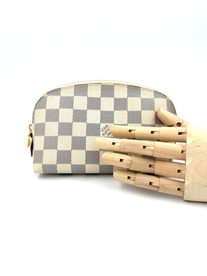 LOUIS VUITTON Pochette Cosmetique Damier Azur - Clutch & Macarons - Chip - Clutch & Macarons - 