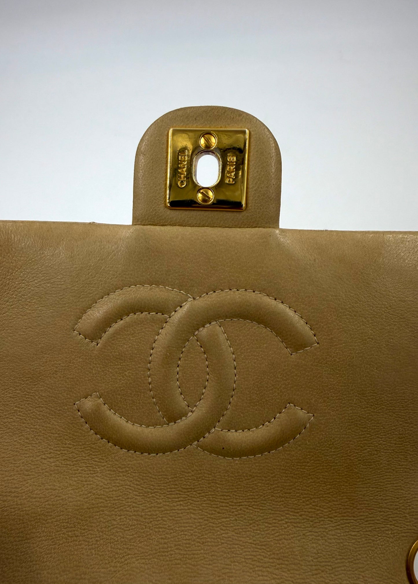 CHANEL Timeless Single Flap Square small beige GHW