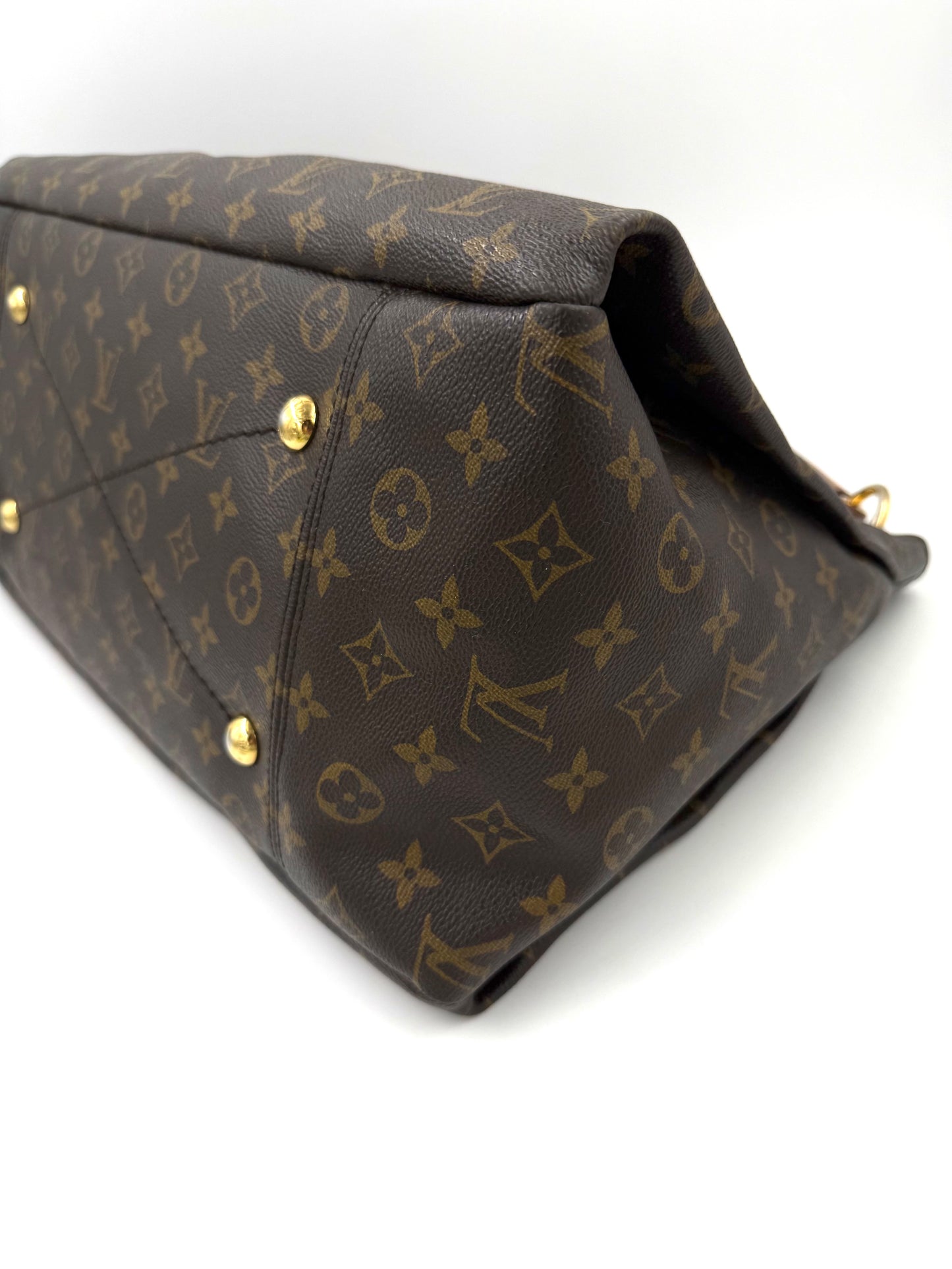 LOUIS VUITTON Artsy MM Monogram Canvas