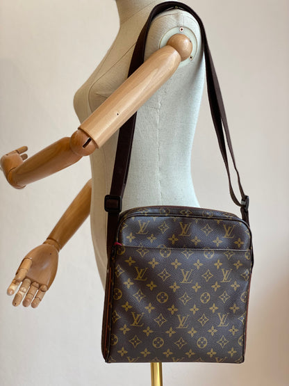 LOUIS VUITTON Trotteur Beaubourg Monogram Canvas