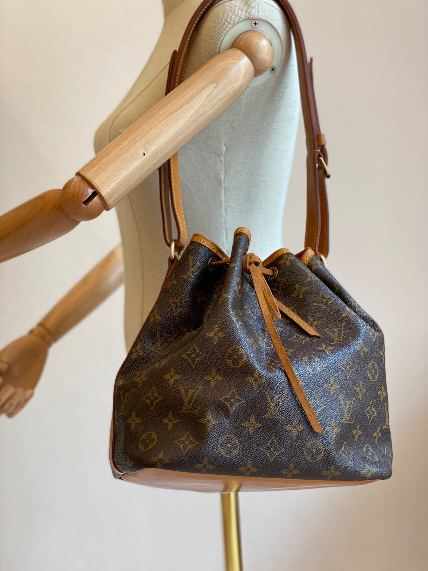 LOUIS VUITTON Vintage Noe petit Monogram Canvas