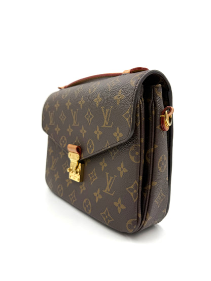 LOUIS VUITTON Pochette Métis Monogram Canvas