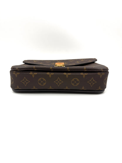 LOUIS VUITTON Pochette Métis Monogram Canvas