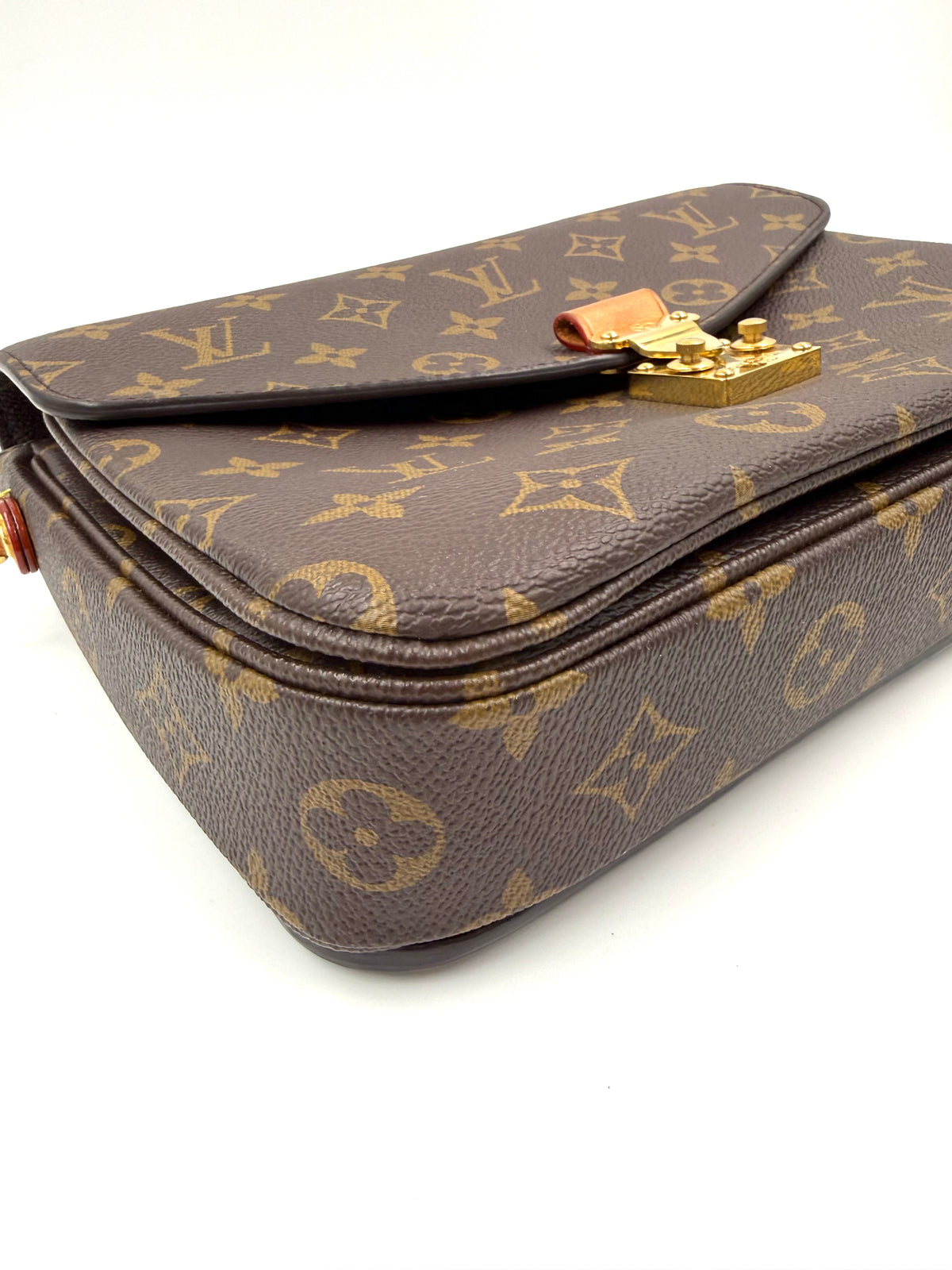 LOUIS VUITTON Pochette Métis Monogram Canvas