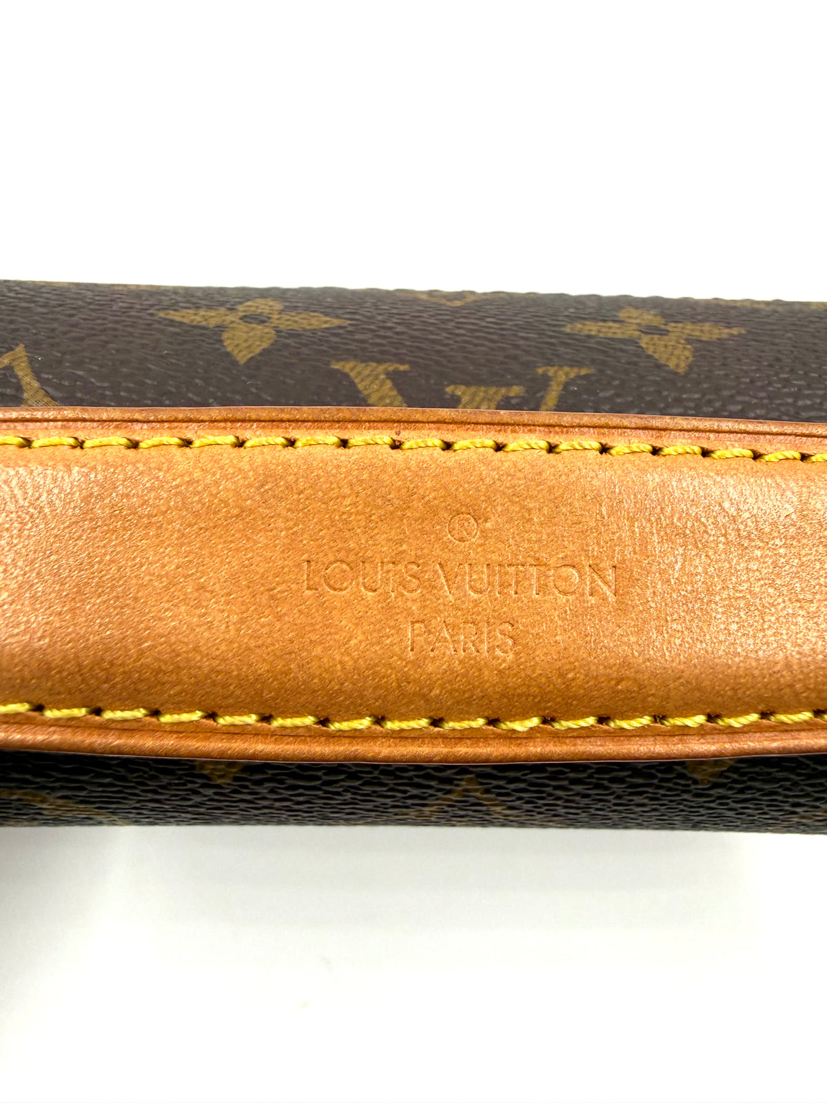 LOUIS VUITTON Pochette Métis Monogram Canvas