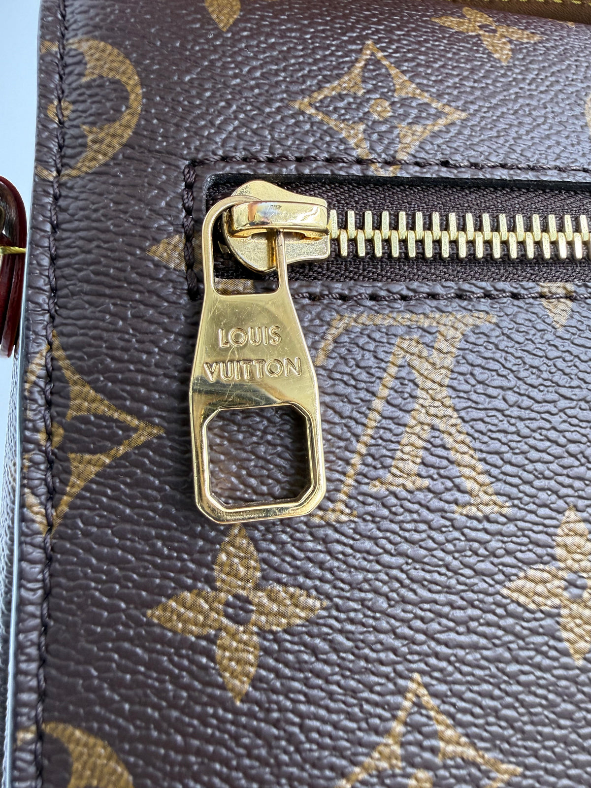LOUIS VUITTON Pochette Métis Monogram Canvas