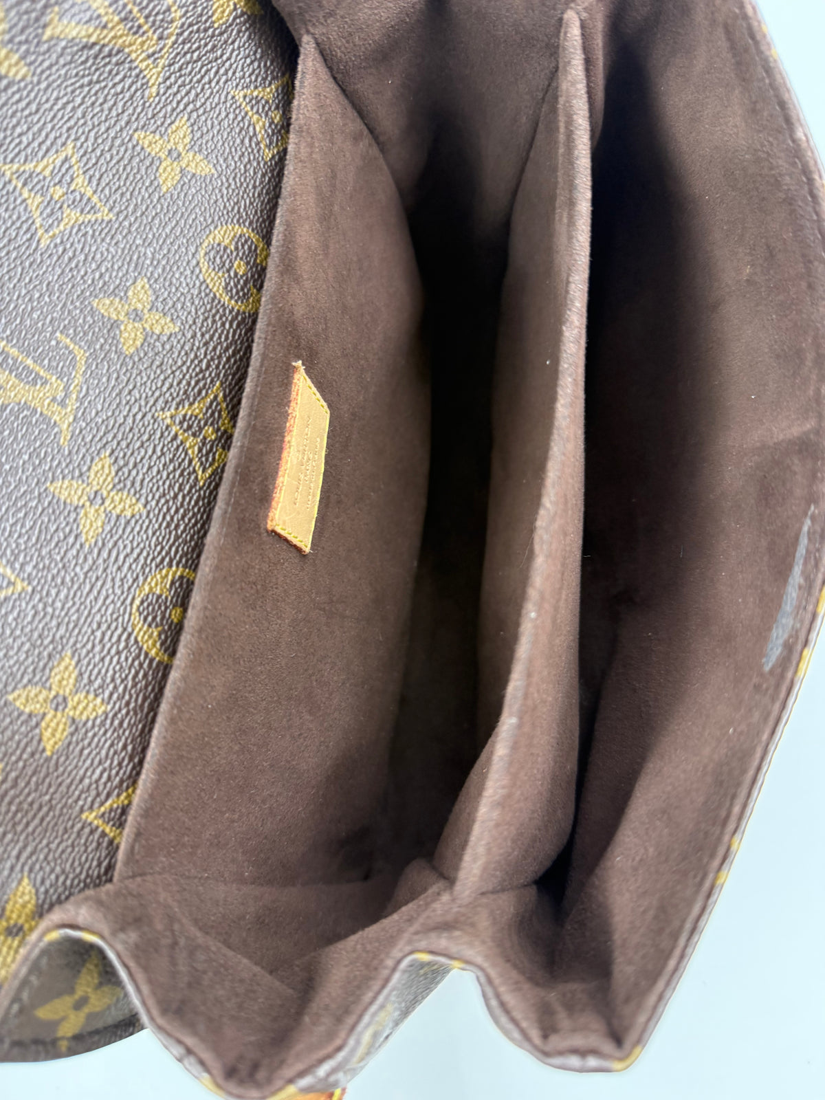 LOUIS VUITTON Pochette Métis Monogram Canvas