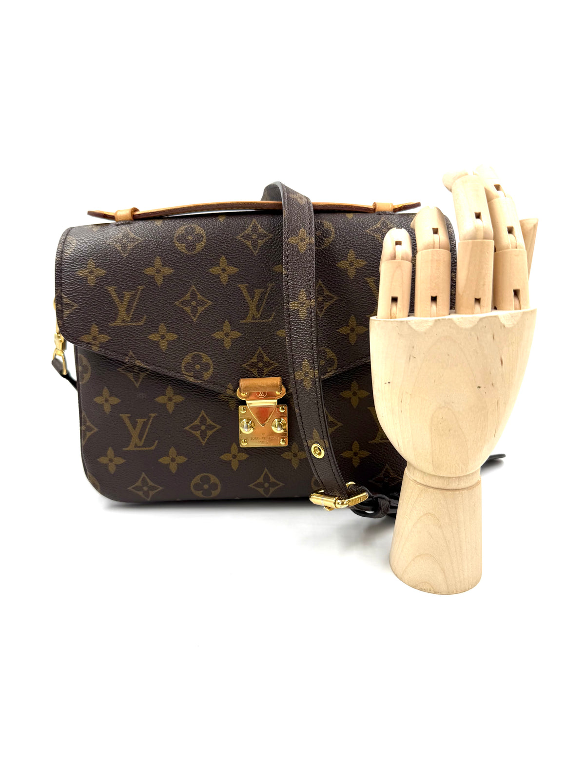 LOUIS VUITTON Pochette Métis Monogram Canvas