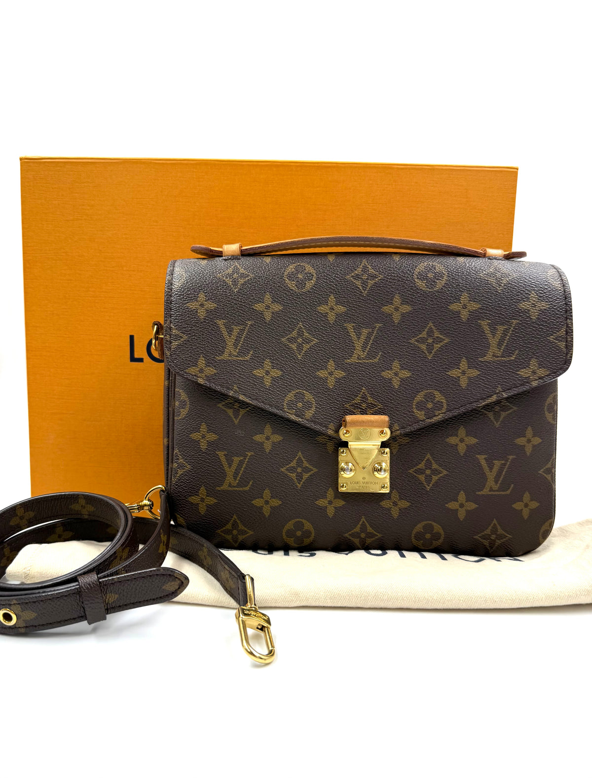 LOUIS VUITTON Pochette Métis Monogram Canvas