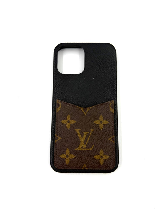LOUIS VUITTON Pallas iphone Case 12 Max Pro in Schwarz mit Monogramm-Kartensteckfach aus Leder.