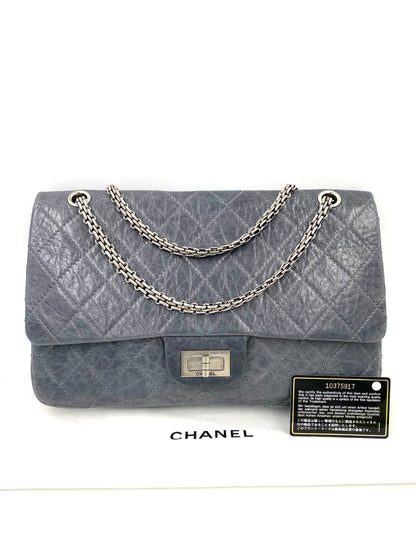 CHANEL 2.55 Reissue Double Flap Jumbo Aged Calfskin grau - Clutch & Macarons - 10375917 - Clutch & Macarons - 