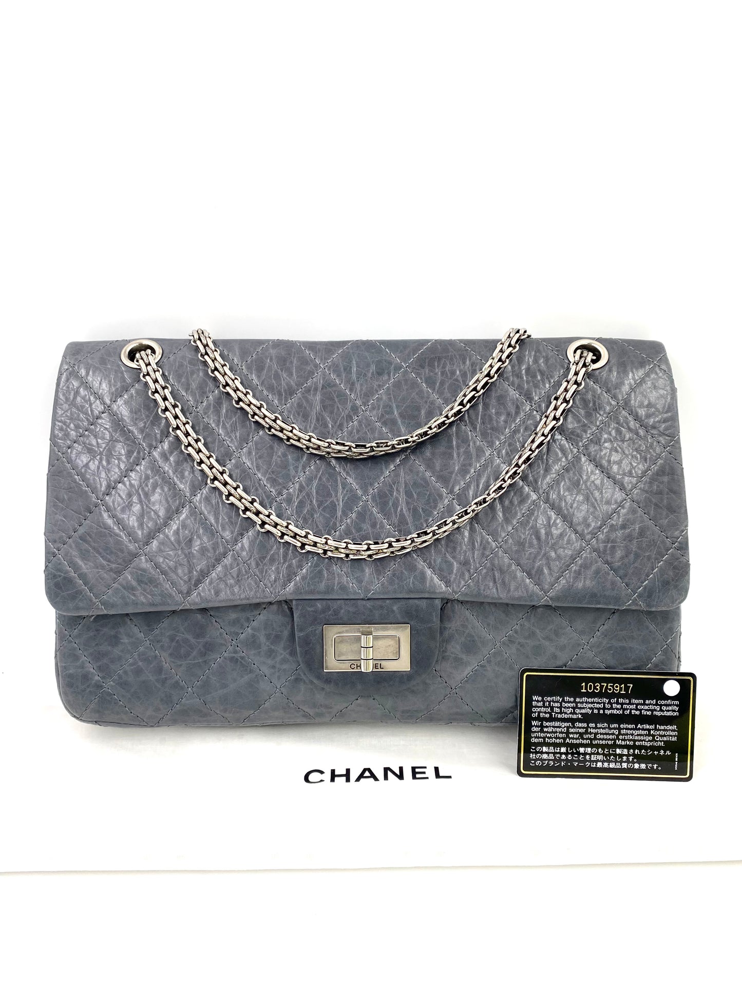 CHANEL 2.55 Reissue Double Flap Jumbo Aged Calfskin grau