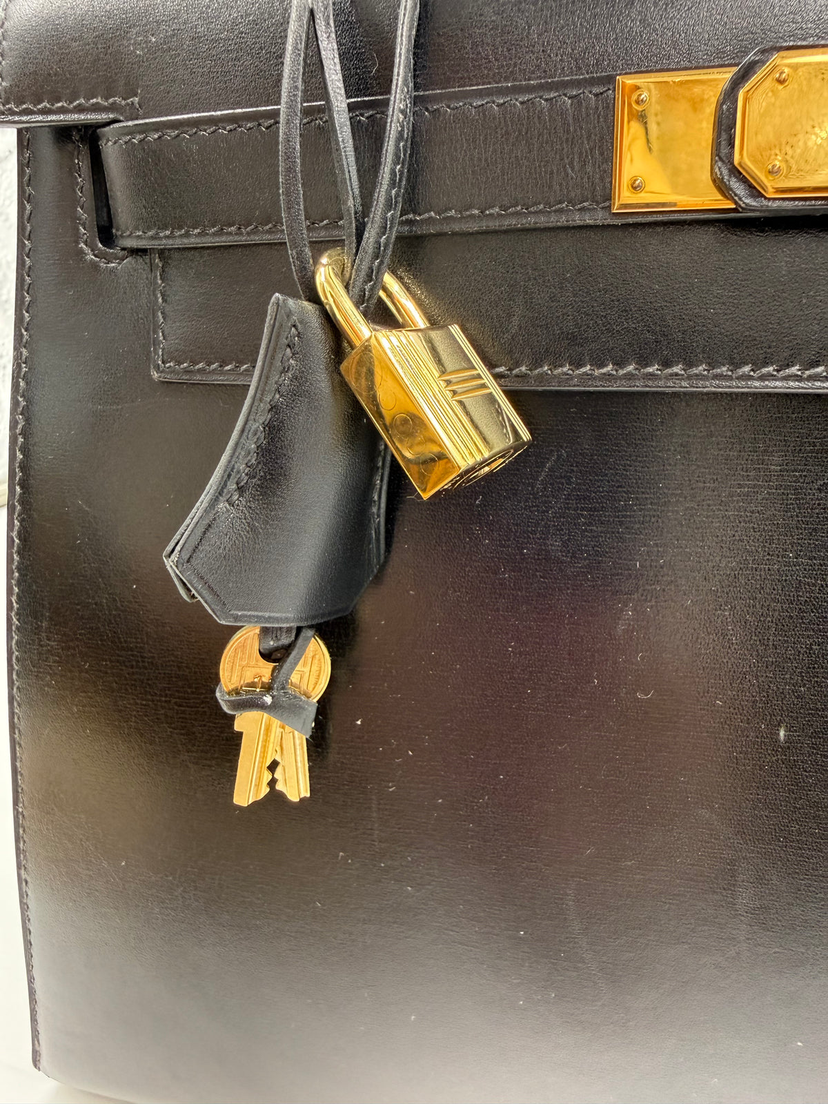 HERMÈS Kelly 28 Boxleder schwarz GHW
