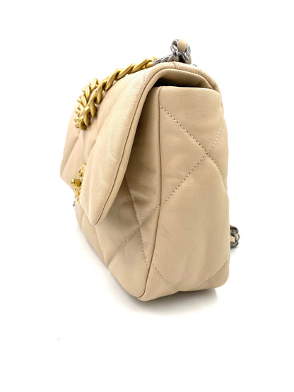 CHANEL 19 Flap Bag small Ziegenleder creme