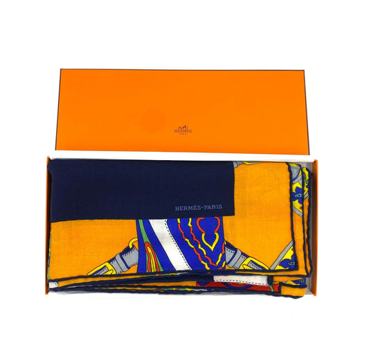 HERMÈS Schal Festival des Amazones Encadre dunkelblau - Clutch & Macarons - Clutch & Macarons - 