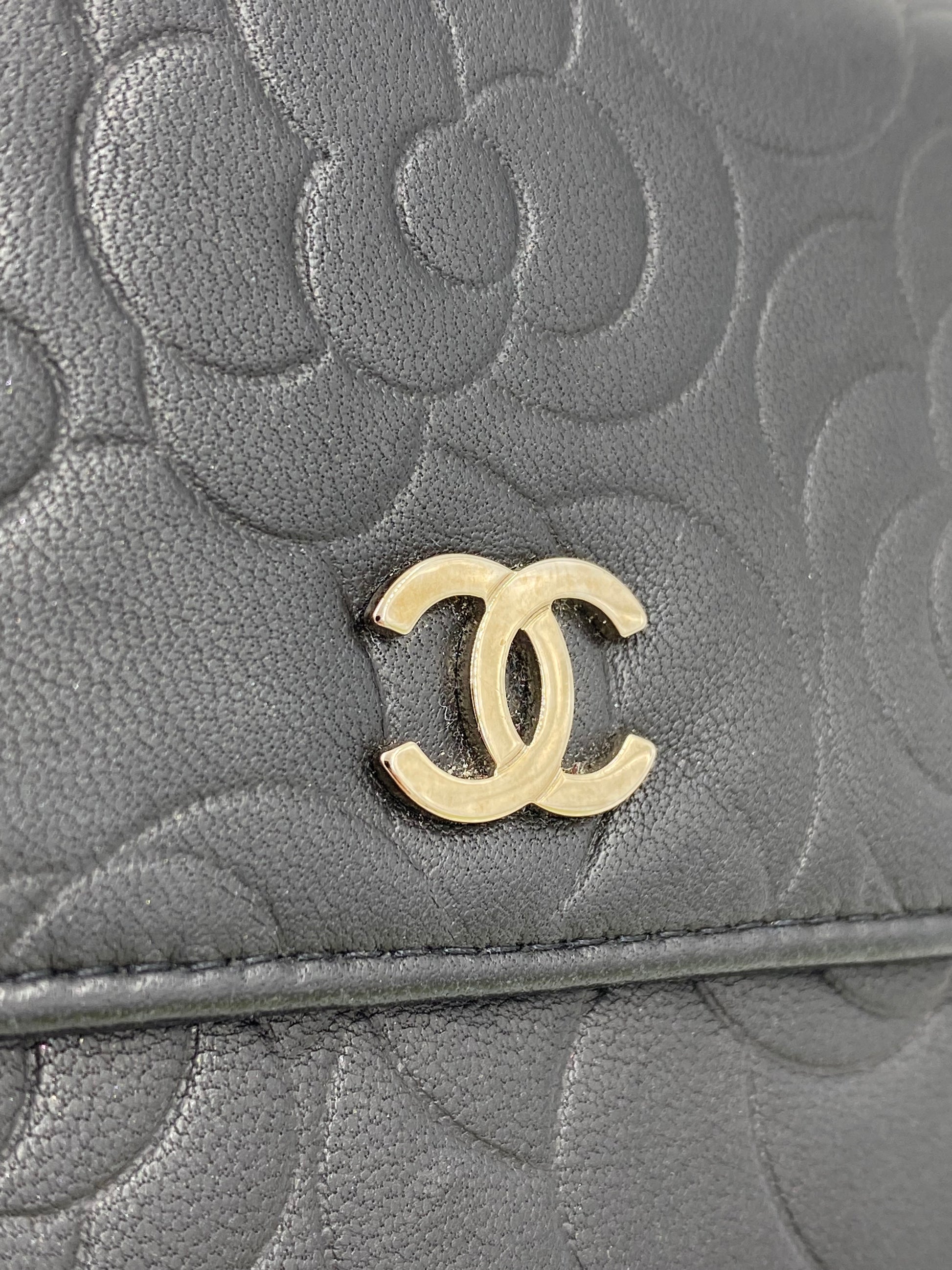 CHANEL Wallet Camelia schwarz