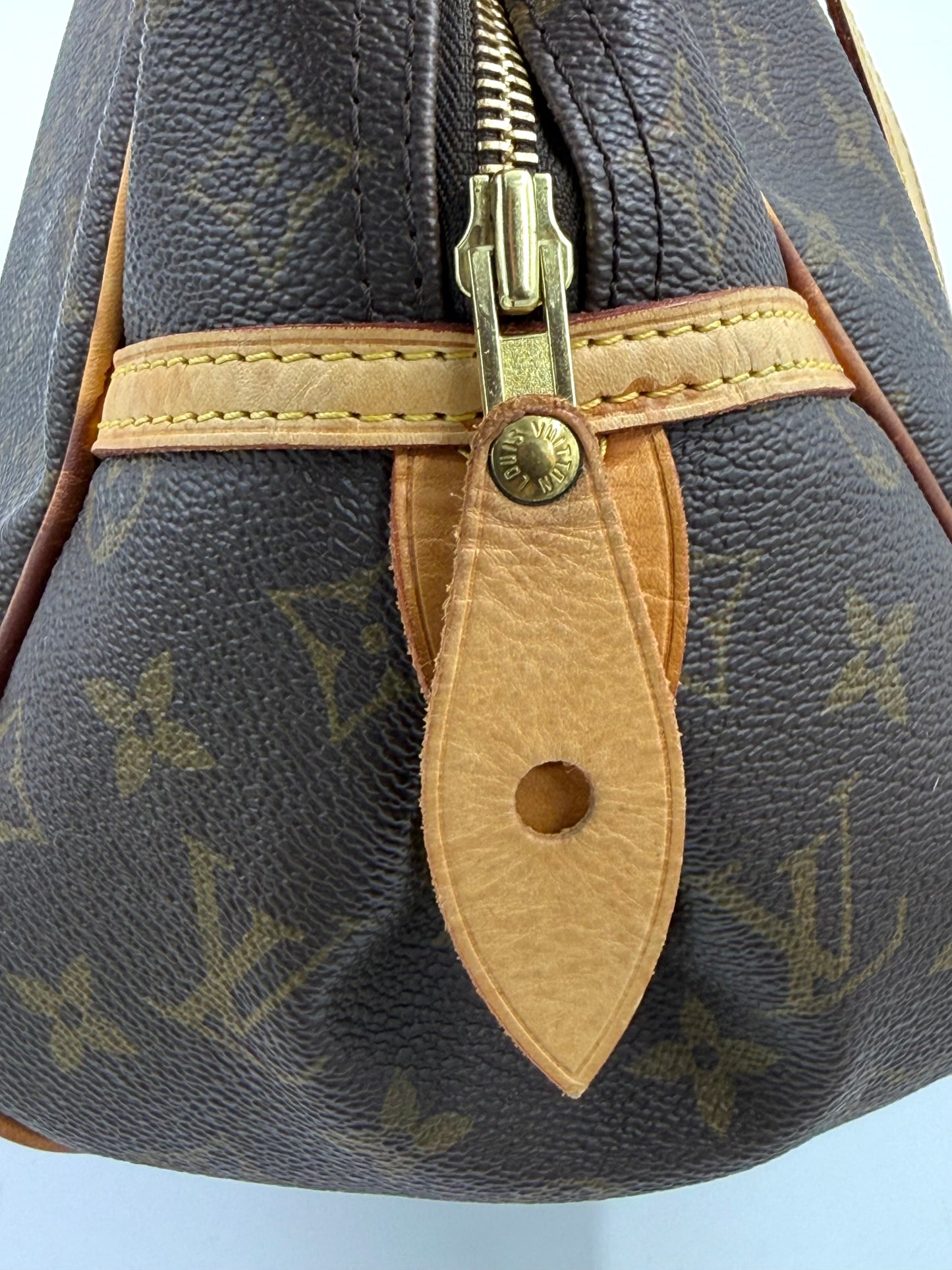 LOUIS VUITTON Montogureil Monogram Canvas