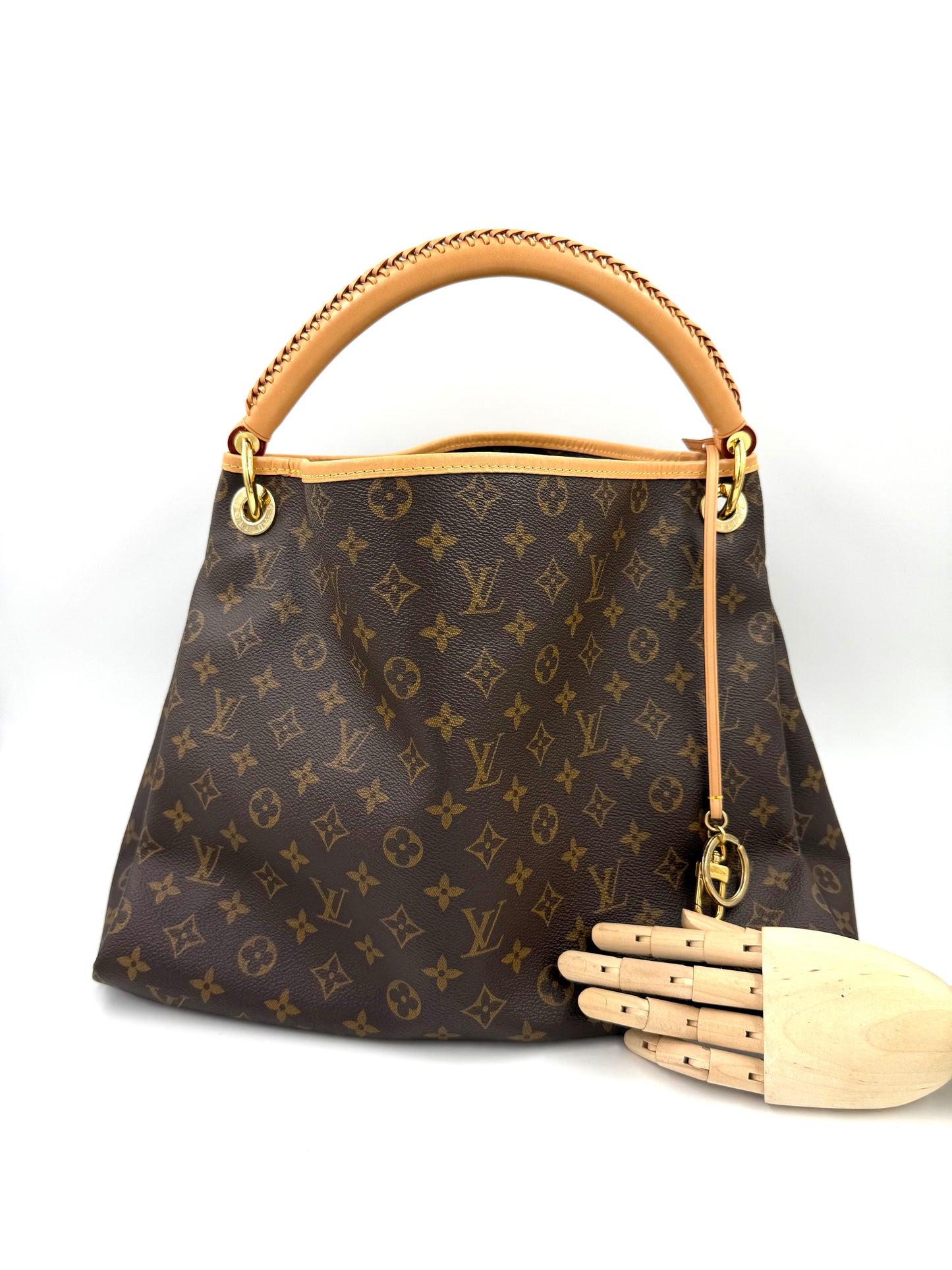 LOUIS VUITTON Artsy NM Monogram Canvas