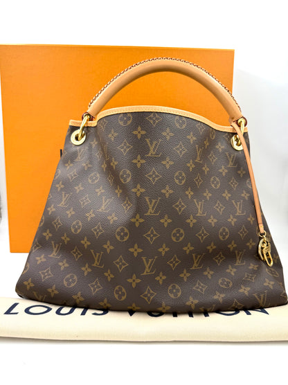 LOUIS VUITTON Artsy NM Monogram Canvas