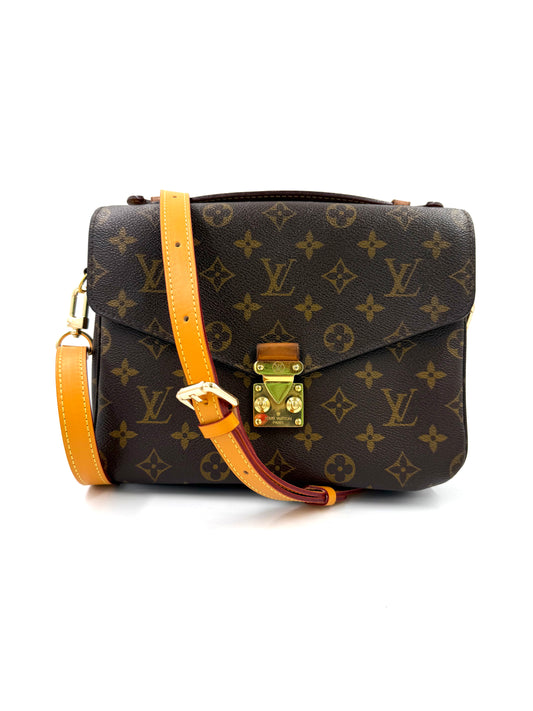 LOUIS VUITTON Pochette Metis Monogram Canvas