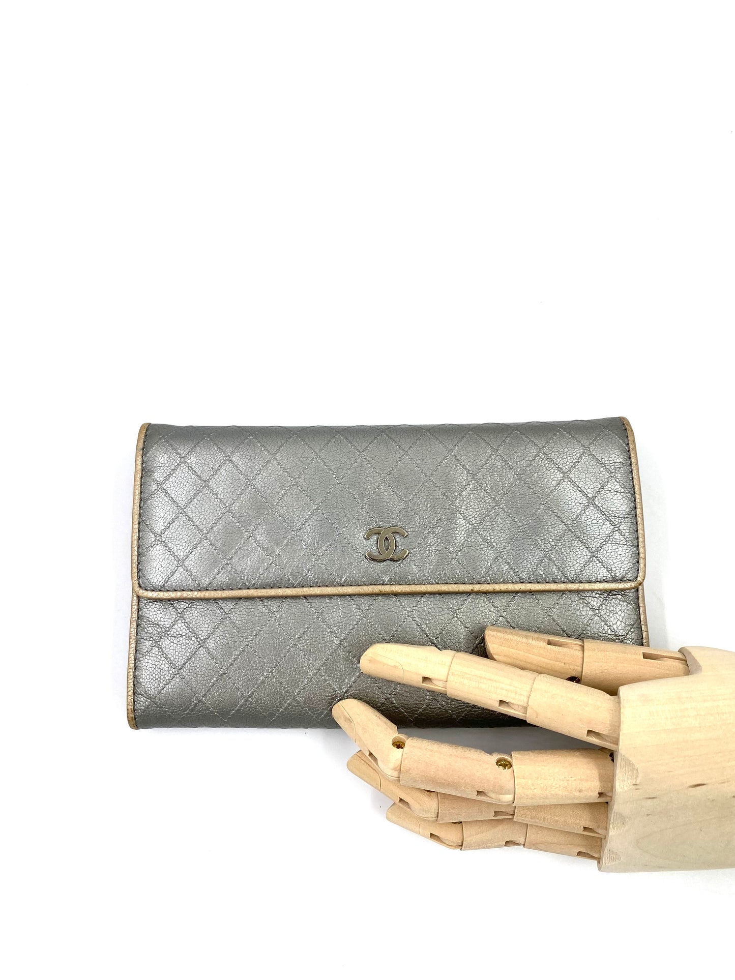 CHANEL Wallet silber