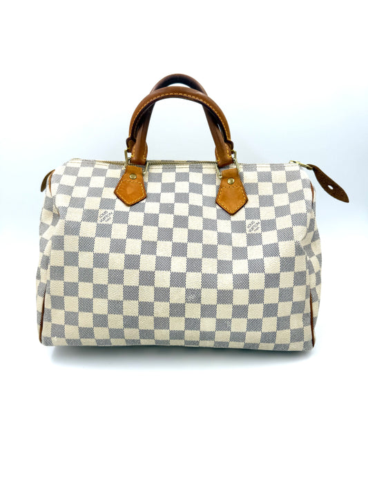 LOUIS VUITTON Speedy 30 Damier Azur Designerhandtasche in Weiß und Beige mit braunen Griffen, Secondhand Luxusmodell.