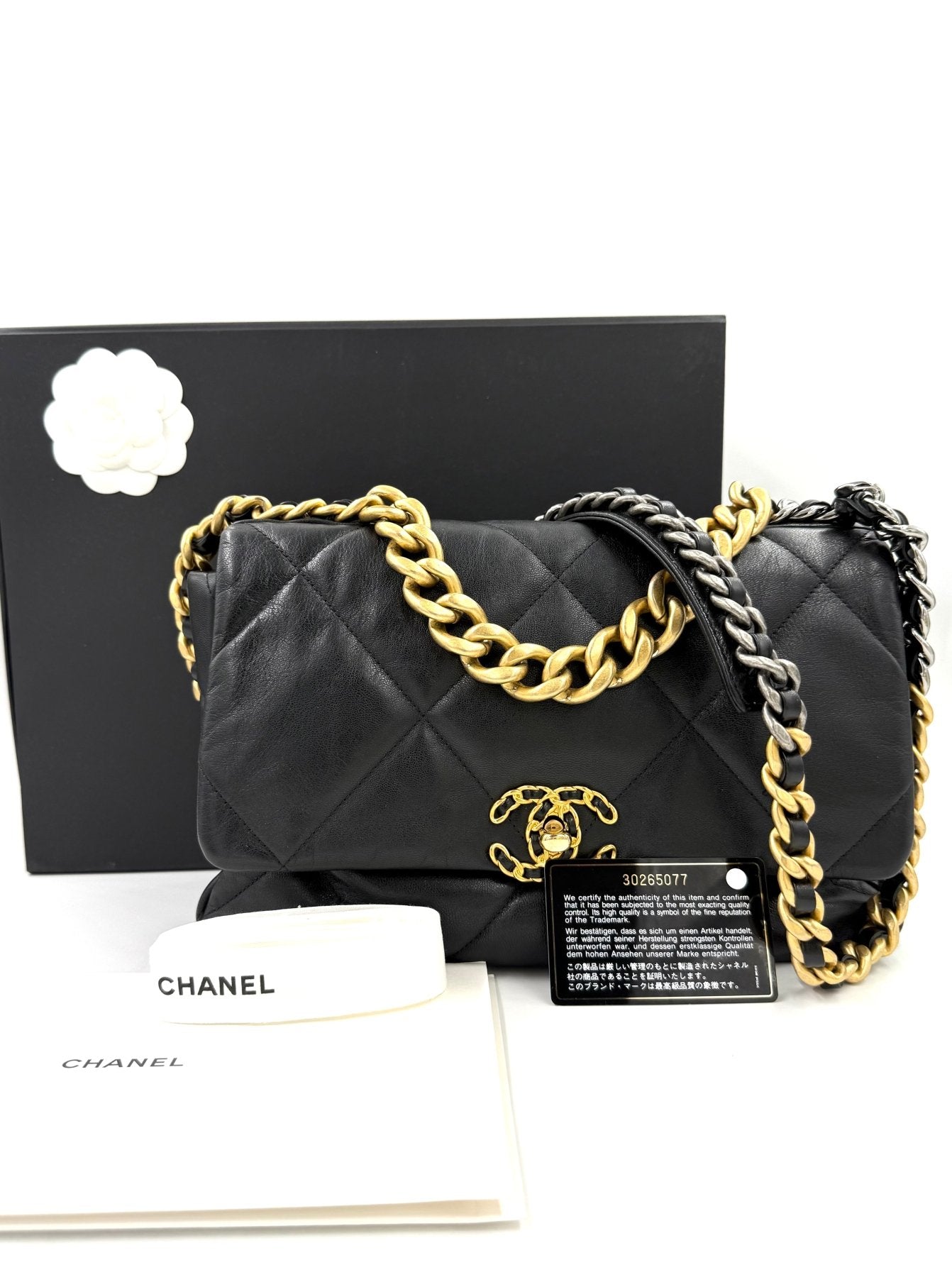 CHANEL 19 medium Ziegenleder schwarz - Clutch & Macarons - 30265077 - Clutch & Macarons - 