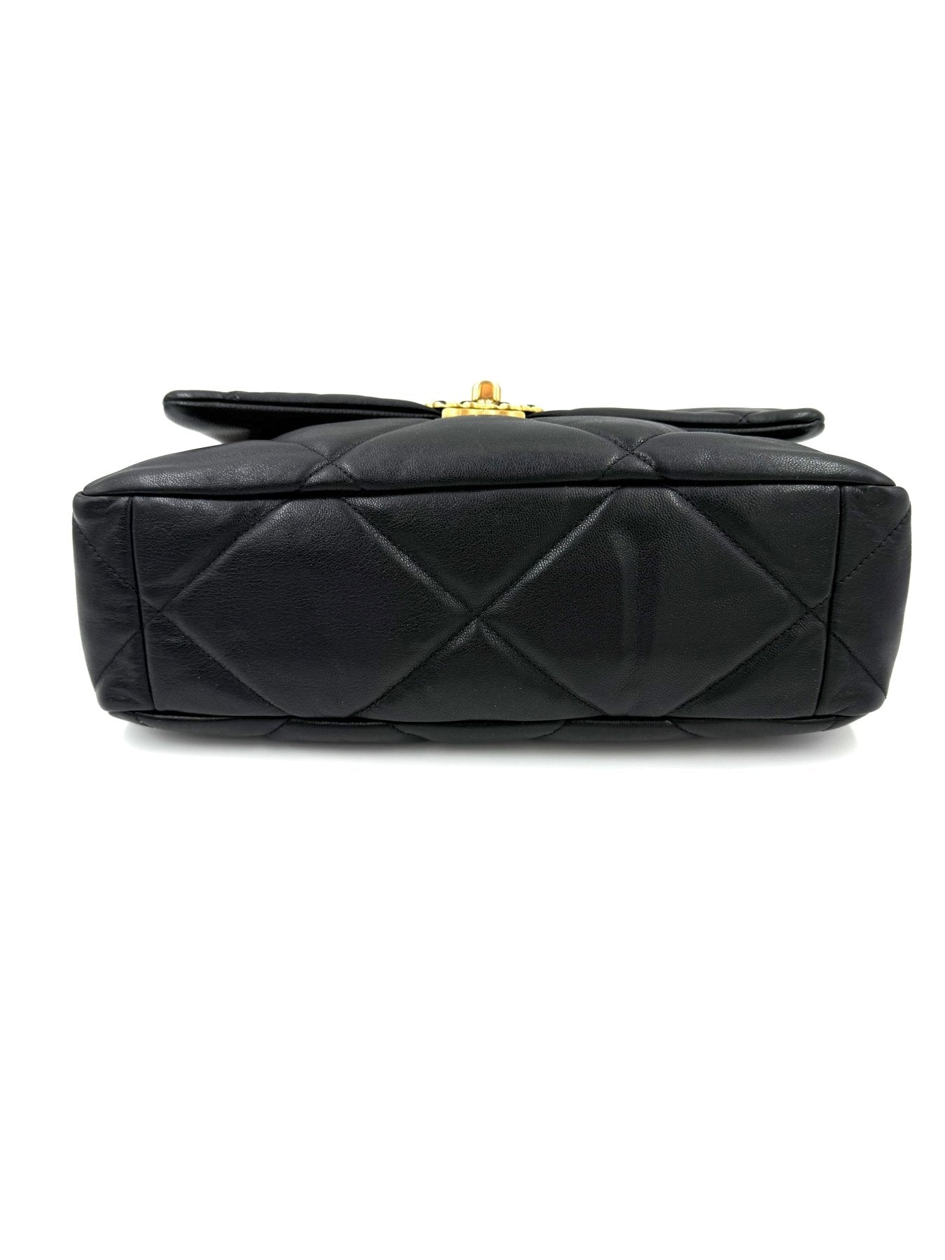 CHANEL 19 medium Ziegenleder schwarz - Clutch & Macarons - 30265077 - Clutch & Macarons - 